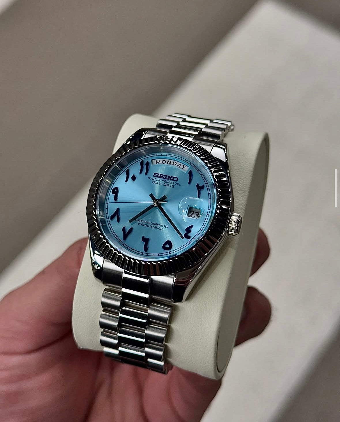 TIFFANY BLUE ARABIC