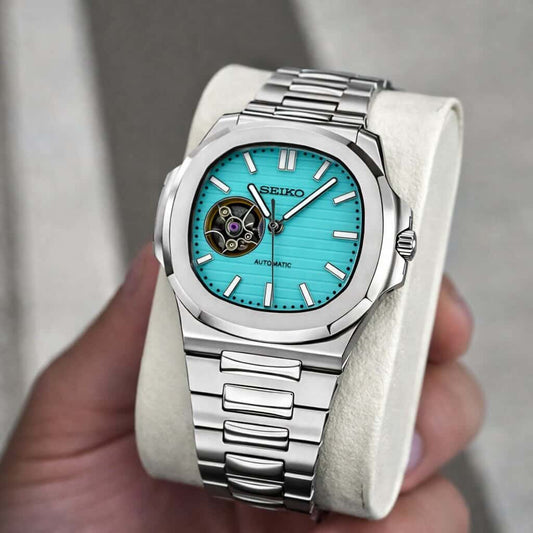 NAUTILUS TIFFANY BLUE
