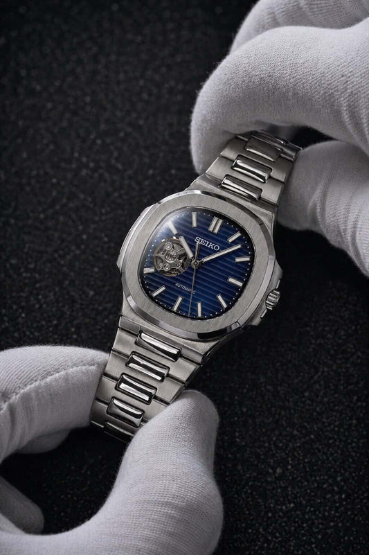 MONARCH NAUTILUS