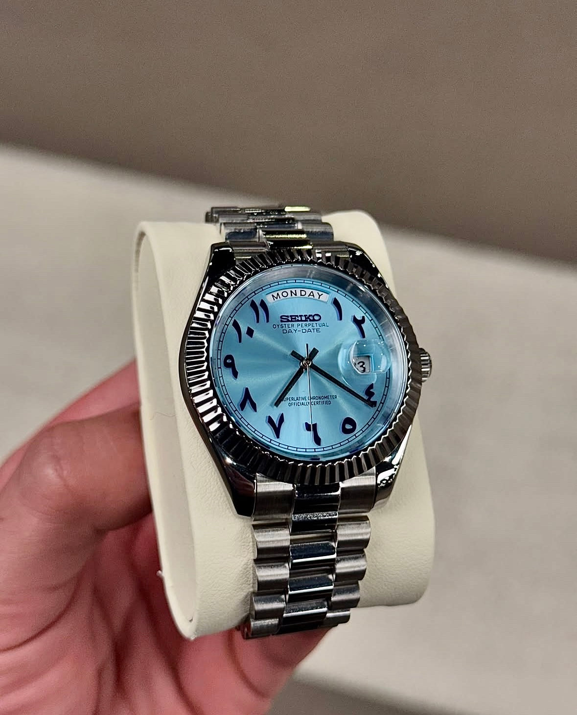 TIFFANY BLUE ARABIC